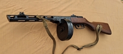 znehodnocený samopal PPŠ-41 Špagin