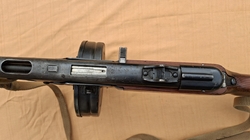 znehodnocený samopal PPŠ-41 Špagin