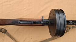 znehodnocený samopal PPŠ-41 Špagin