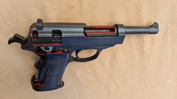 Německá pistole Walther P38 v řezu