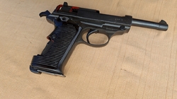 Německá pistole Walther P38 v řezu