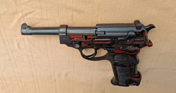 Německá pistole Walther P38 v řezu