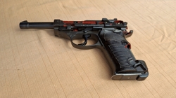 Německá pistole Walther P38 v řezu