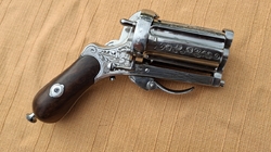 Luxusní ,,pepperbox“ 7mm s přídavnou hlavní