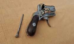 Luxusní ,,pepperbox“ 7mm s přídavnou hlavní