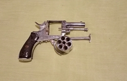 revolver .320 Corto