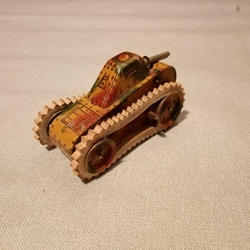 plechový model tanku D.R.G.M