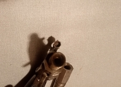 perkusní pistole se schránkou a drážkovanou hlavní