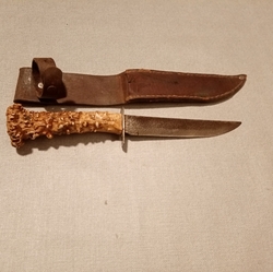 lovecký nůž s parohem