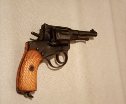 revolver Nagant M 1895 - znehodnocený