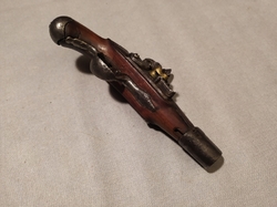 služební křesadlová pistole AN 9