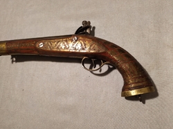 dekorační koloniální pistole ve stylu námořní