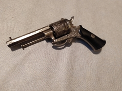 Francouzský gravírovaný revolver 320CF