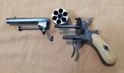 kapesní gravírovaný revolver 7mm 