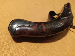 zperkusená pistole 33,5cm