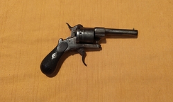 francouzský revolver syst. Lefaucheux na opravu