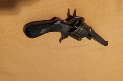 francouzský revolver syst. Lefaucheux na opravu