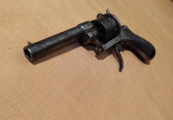 francouzský revolver syst. Lefaucheux na opravu
