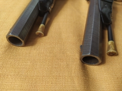 Pár perkusních pistolí s drážkovanou hlavní