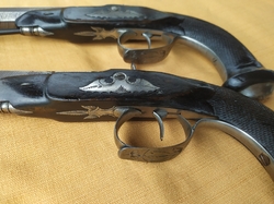 Pár perkusních pistolí s drážkovanou hlavní