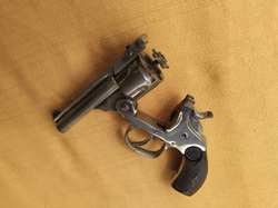 revolver typu Smith & Wesson