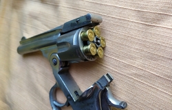 revolver typu Smith & Wesson