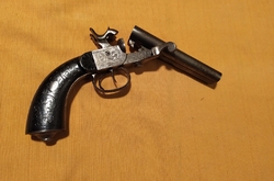 Francouzská 2-hlavňová pistole 11mm Pinfire