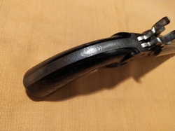 Francouzská 2-hlavňová pistole 11mm Pinfire