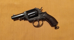 revolver s pojistkou