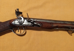 Krátký jezdecký křesadlový trombon