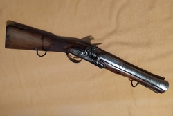 Krátký jezdecký křesadlový trombon