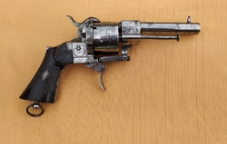 zdobený důstojnický revolver Lefaucheux 11mm