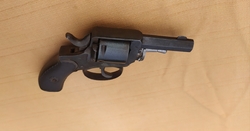 Kapesní revolver typu Bulldog