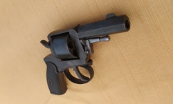 Kapesní revolver typu Bulldog