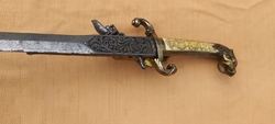 Tesák s křesadlovou pistolí - replika