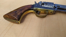perkusní revolver Colt M1849