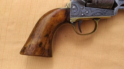 perkusní revolver Colt M1849