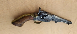 perkusní revolver Colt M1849