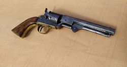 perkusní revolver Colt M1849