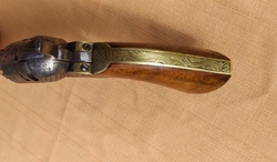 perkusní revolver Colt M1849