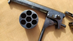 perkusní revolver Colt M1849
