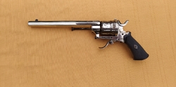 Niklovaný revolver se sklopnou spouští