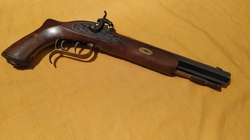 perkusní terčová pistole .45