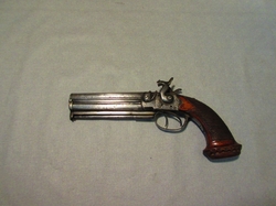 dvojhlavňová pistole ráže 12,5mm